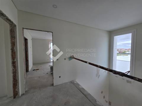 Moradia Isolada T4 com piscina - Azeitão