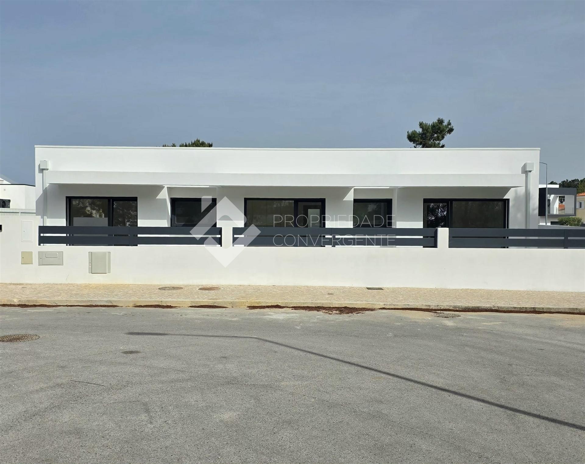 Moradia Isolada T4 com piscina - Azeitão