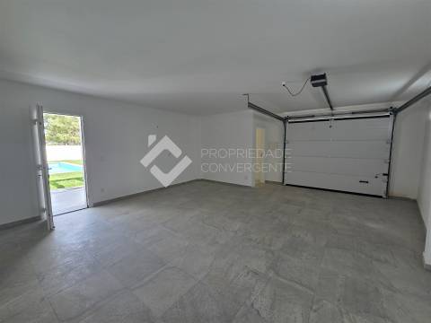 Moradia Isolada T4 com piscina - Azeitão