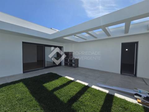 Moradia Isolada T4 com piscina - Azeitão