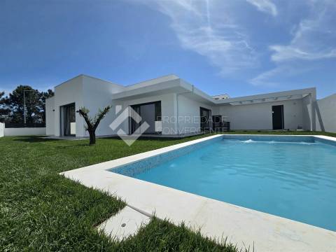 Moradia Isolada T4 com piscina - Azeitão