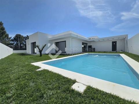 Moradia Isolada T4 com piscina - Azeitão