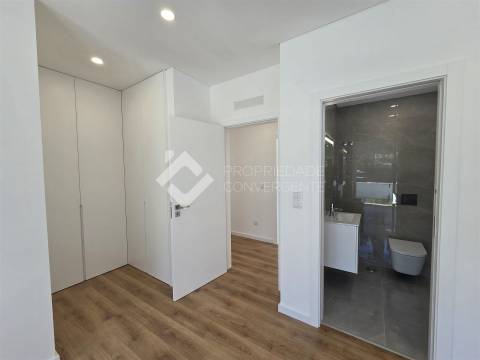 Moradia Isolada T4 com piscina - Azeitão