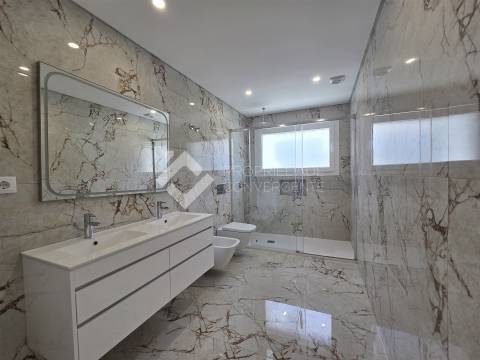 Moradia Isolada T4 com piscina - Azeitão