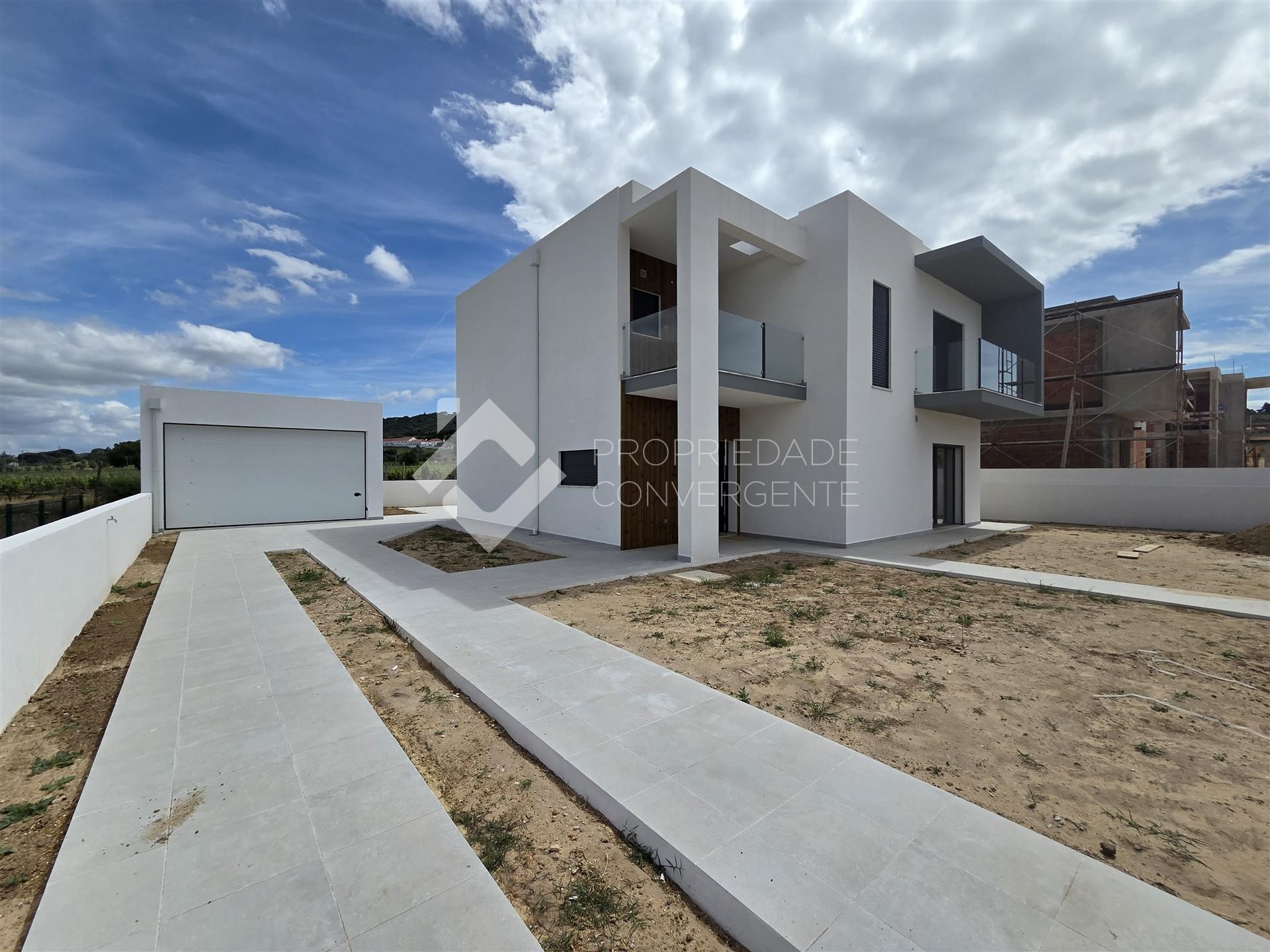 Moradia Isolada T4 com piscina - Azeitão