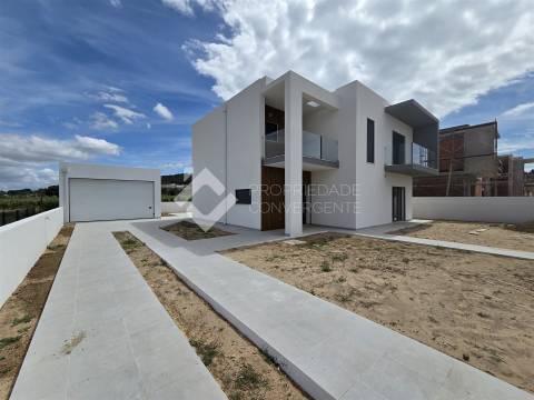 Moradia Isolada T4 com piscina - Azeitão