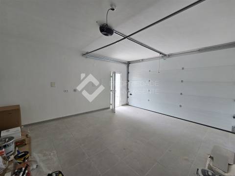Moradia Isolada T4 com piscina - Azeitão