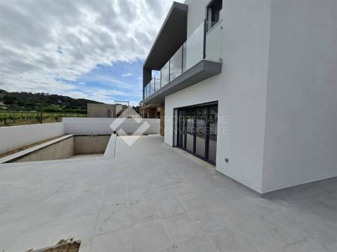 Moradia Isolada T4 com piscina - Azeitão