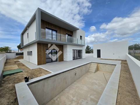 Moradia Isolada T4 com piscina - Azeitão