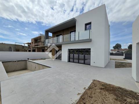 Moradia Isolada T4 com piscina - Azeitão