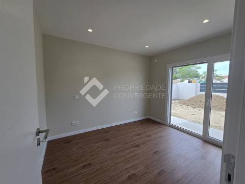 Moradia Isolada T4 com piscina - Azeitão