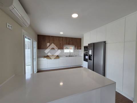 Moradia Isolada T4 com piscina - Azeitão