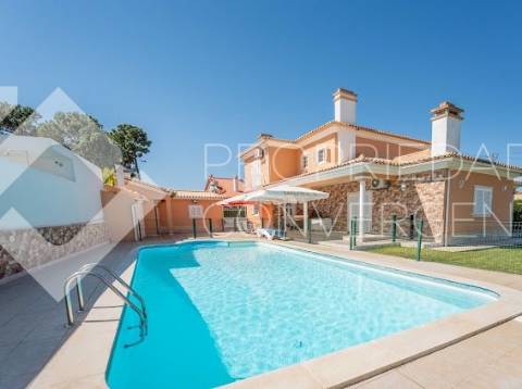 Moradia Isolada T5 com piscina - Azeitão