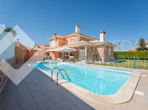 Moradia Isolada T5 com piscina - Azeitão