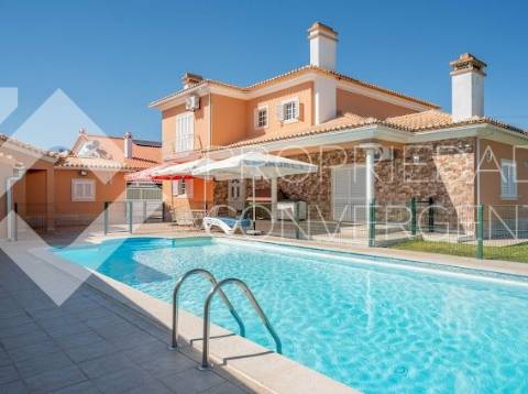 Moradia Isolada T5 com piscina - Azeitão