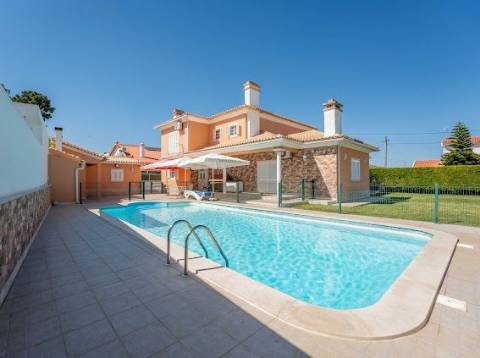 Moradia Isolada T5 com piscina - Azeitão