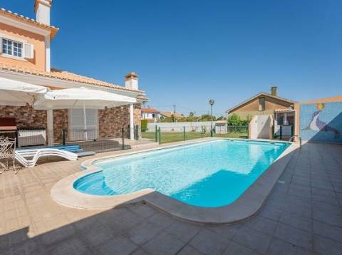 Moradia Isolada T5 com piscina - Azeitão