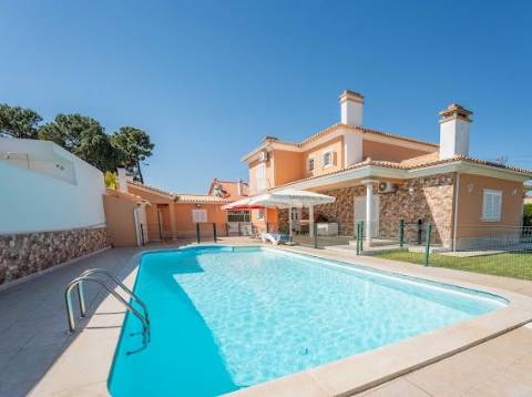 Moradia Isolada T5 com piscina - Azeitão