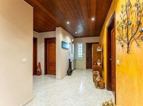 Moradia Isolada T5 com piscina - Azeitão