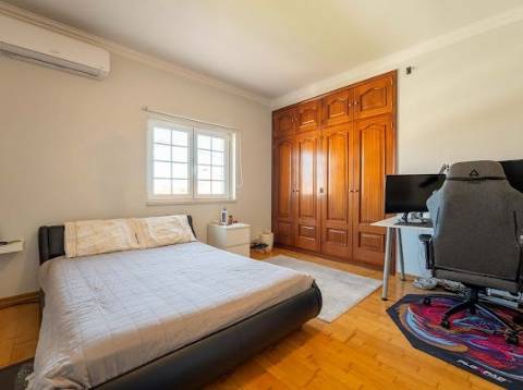 Moradia Isolada T5 com piscina - Azeitão