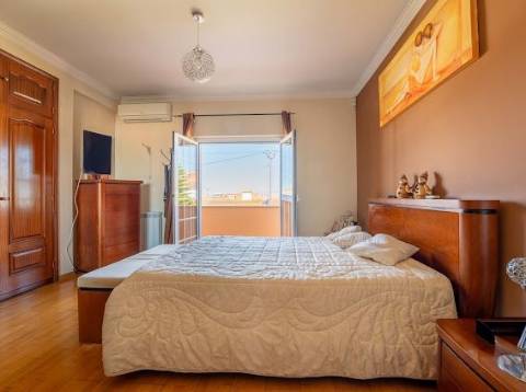 Moradia Isolada T5 com piscina - Azeitão