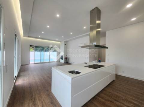 Moradia Isolada T3 com piscina - Azeitão