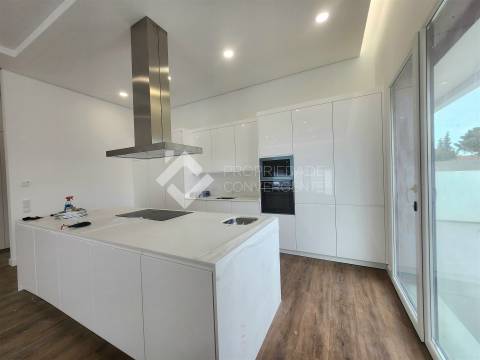 Moradia Isolada T3 com piscina - Azeitão