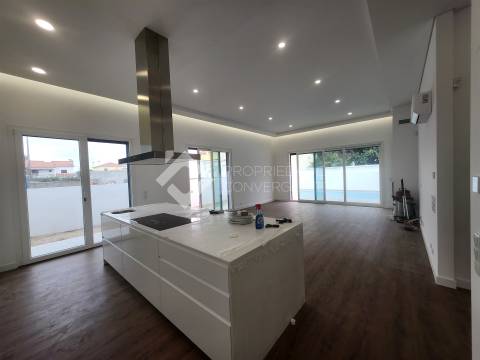 Moradia Isolada T3 com piscina - Azeitão