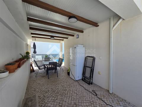 Moradia Geminada T4 com piscina - Fernão Ferro