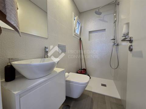 Moradia Geminada T4 com piscina - Fernão Ferro