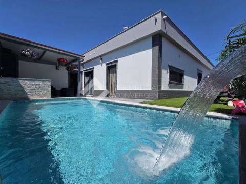Moradia Térrea Isolada T3+1 com piscina - Pinhal do General