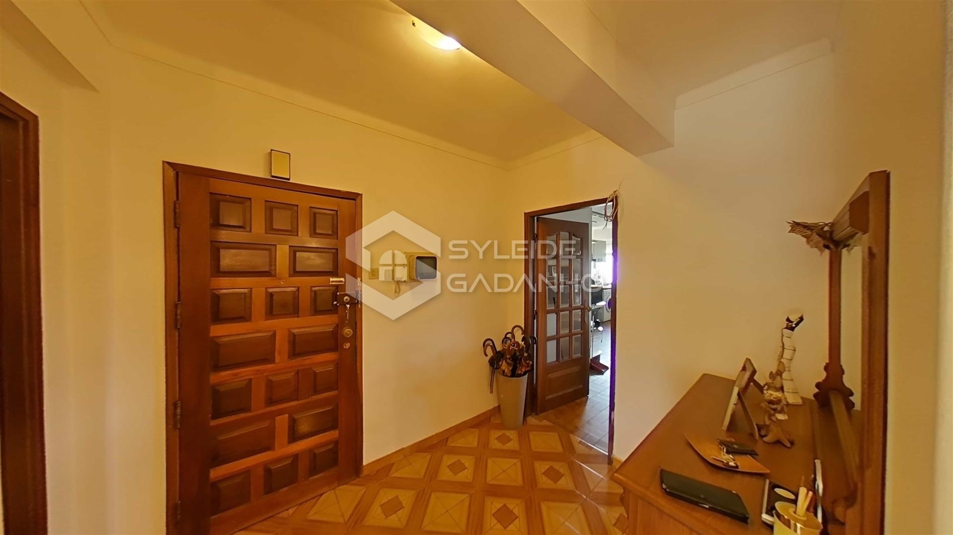 Apartamento T4 para VENDA na Calçada das Poldras, zona baixa da Covilhã