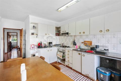 Apartamento T4 para VENDA na Calçada das Poldras, zona baixa da Covilhã