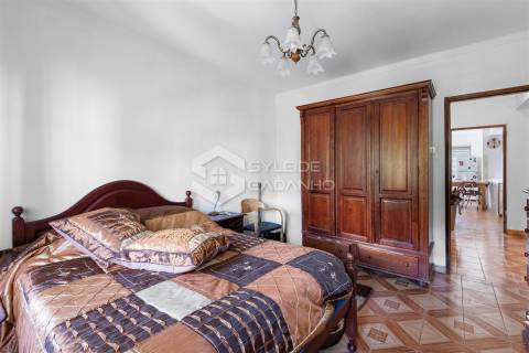 Apartamento T4 para VENDA na Calçada das Poldras, zona baixa da Covilhã