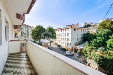 Apartamento T4 para VENDA na Calçada das Poldras, zona baixa da Covilhã