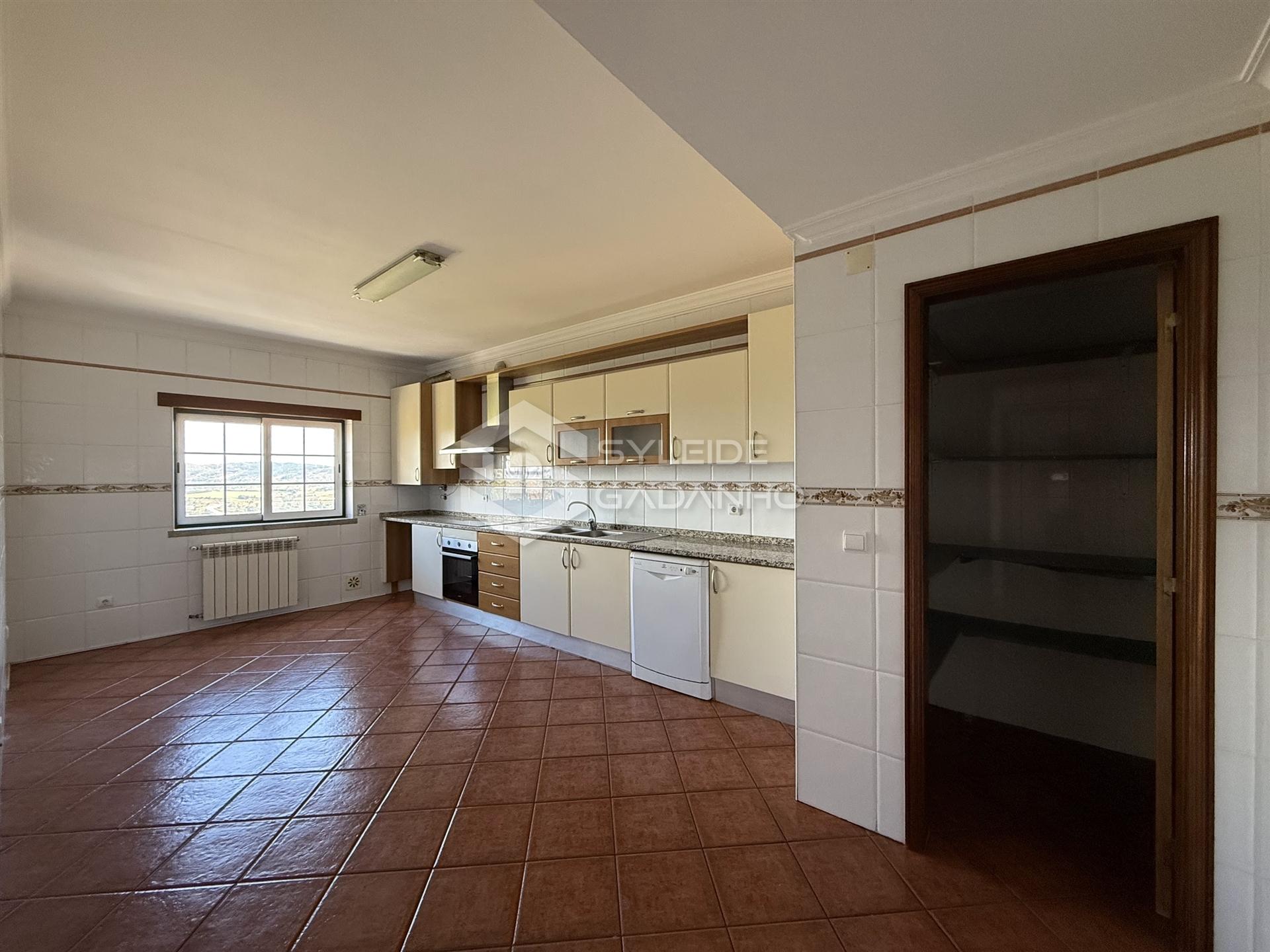 Apartamento T3 para Arrendamento no Tortosendo
