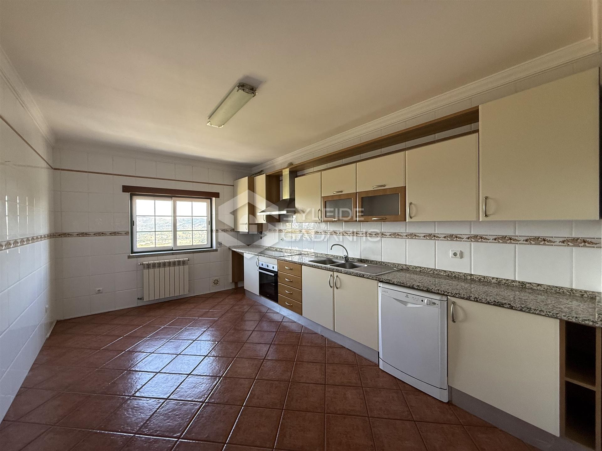 Apartamento T3 para Arrendamento no Tortosendo