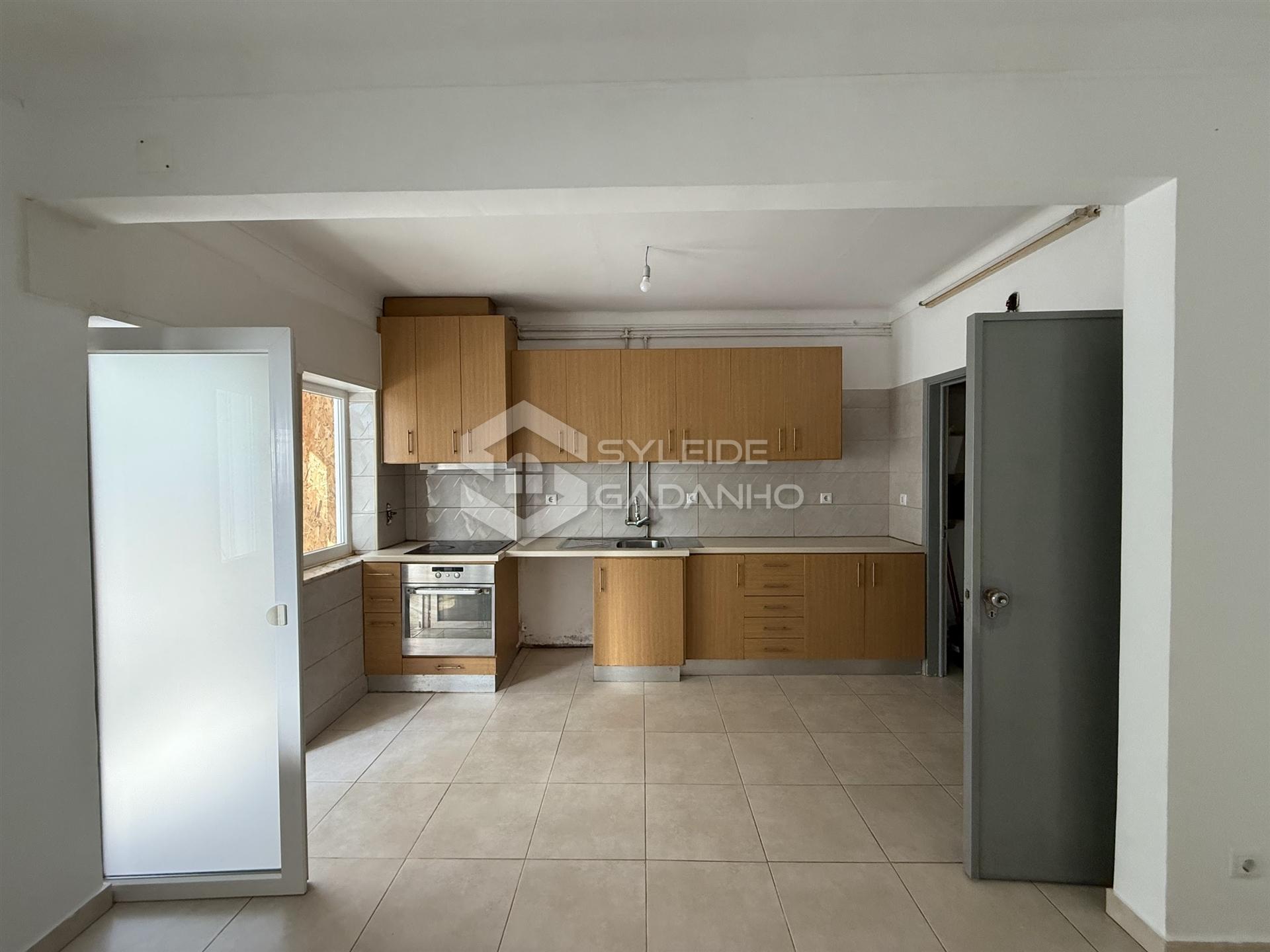 Apartamento T4 para ARRENDAMENTO na Covilhã