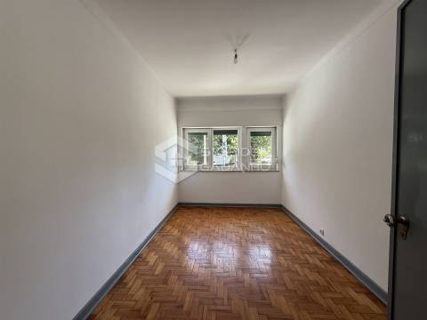 Apartamento T4 para ARRENDAMENTO na Covilhã