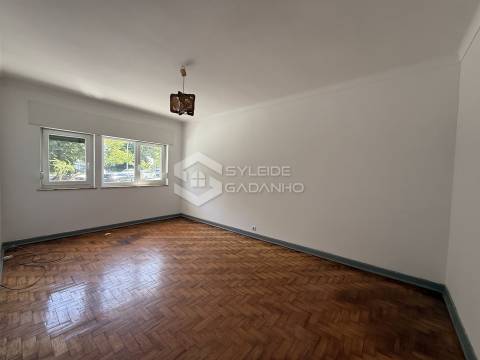 Apartamento T4 para ARRENDAMENTO na Covilhã