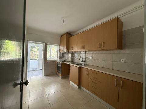 Apartamento T4 para ARRENDAMENTO na Covilhã