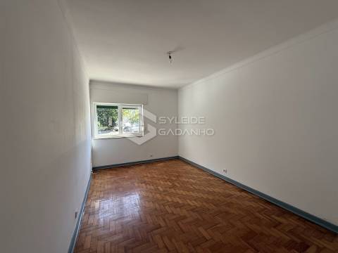 Apartamento T4 para ARRENDAMENTO na Covilhã