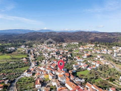 Moradia em Banda T2 Venda em Barco e Coutada,Covilhã