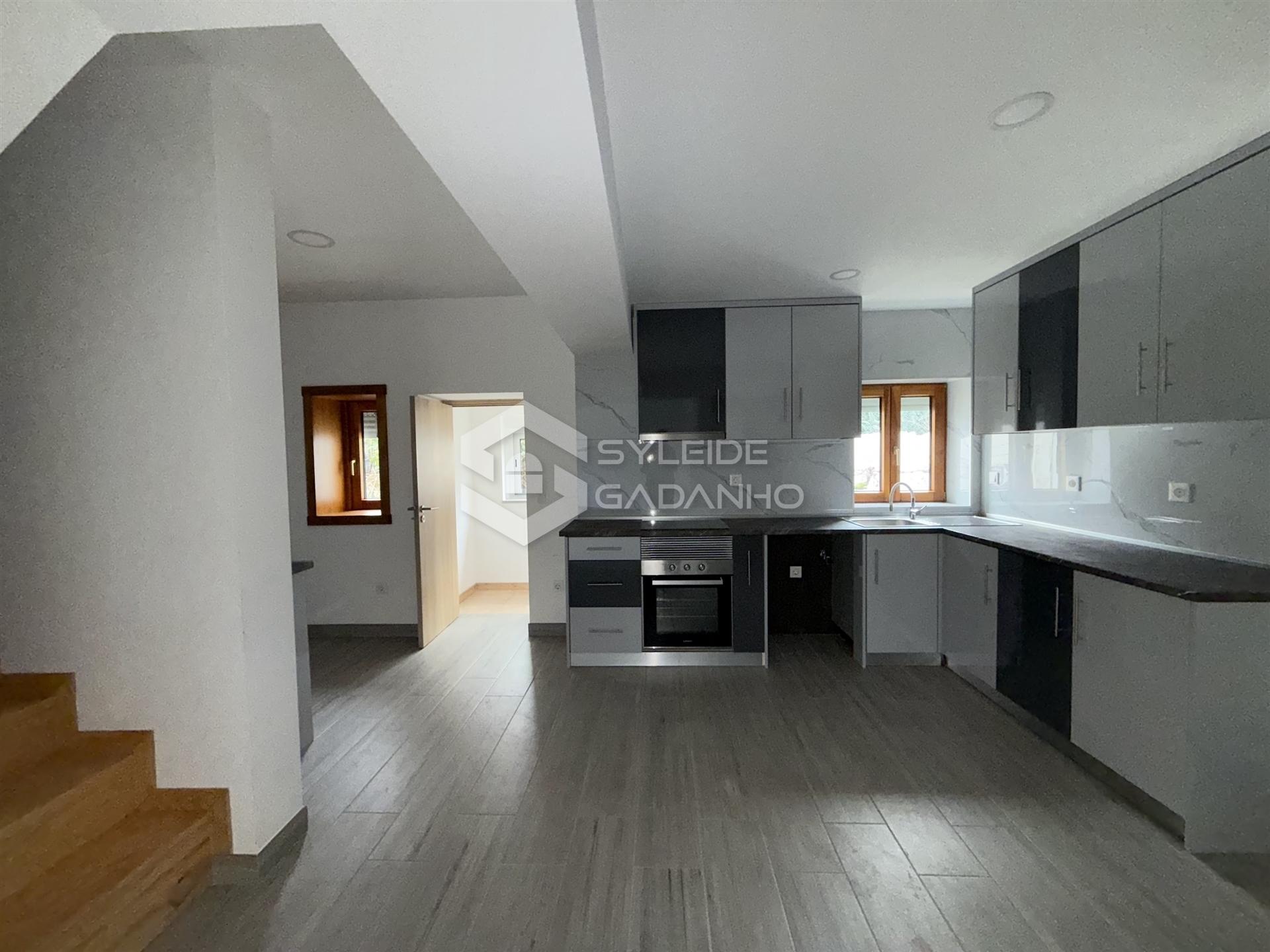 Apartamento T4 Arrendamento em Tortosendo,Covilhã