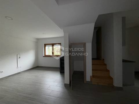 Apartamento T4 Arrendamento em Tortosendo,Covilhã