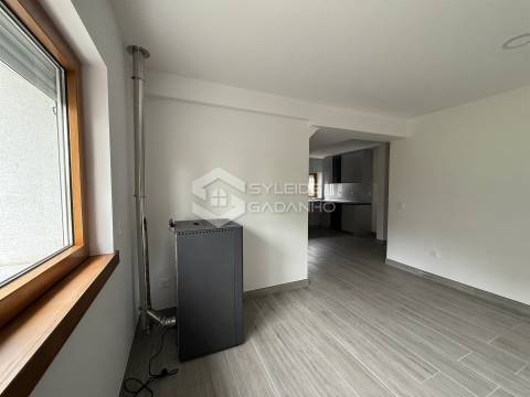 Apartamento T4 Arrendamento em Tortosendo,Covilhã