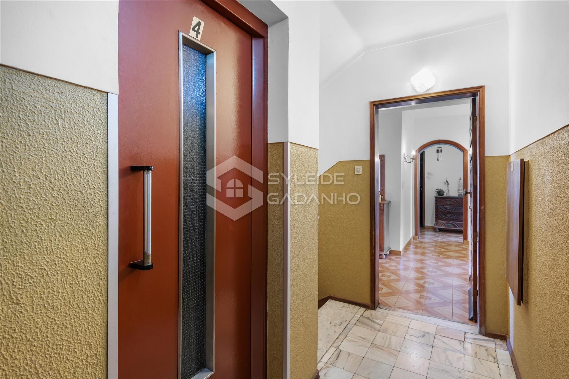 Apartamento T4 para VENDA na Calçada das Poldras, zona baixa da Covilhã