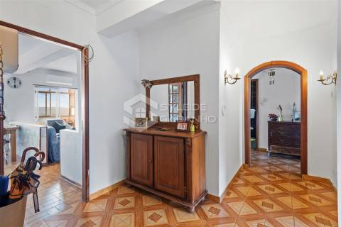 Apartamento T4 para VENDA na Calçada das Poldras, zona baixa da Covilhã