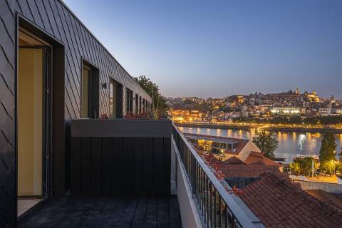 Apartamento T2 com vista para o Rio Douro