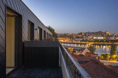 Apartamento T2 com vista para o Rio Douro
